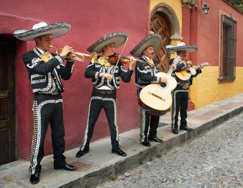 Un groupe musical de Mariachi